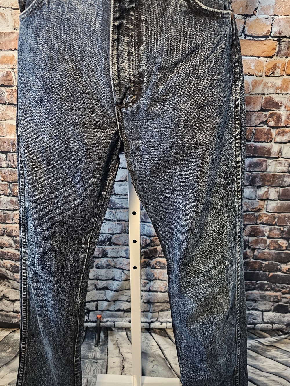 Wrangler Vintage USA Made Acid Wash Mom Jeans High Rise  Sz 5 Fits 26 27 Waist